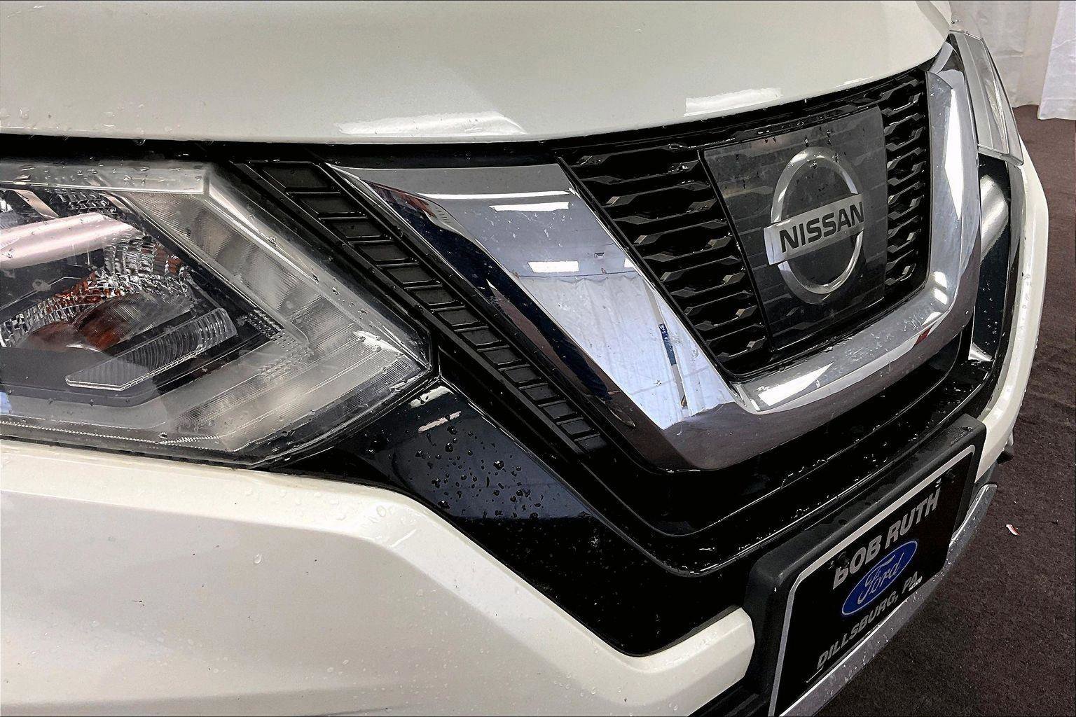 Used 2017 Nissan Rogue SV image 29