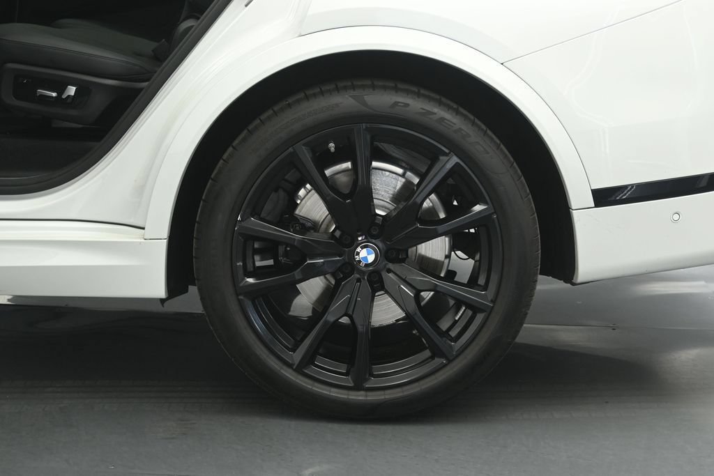 Used 2025 BMW X7 xDrive40i w/ M Sport Package AWD/4WD image 24