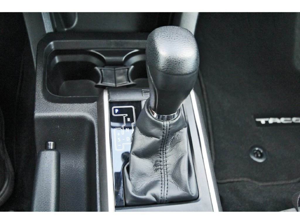 Used 2022 Toyota Tacoma SR5 RWD image 28