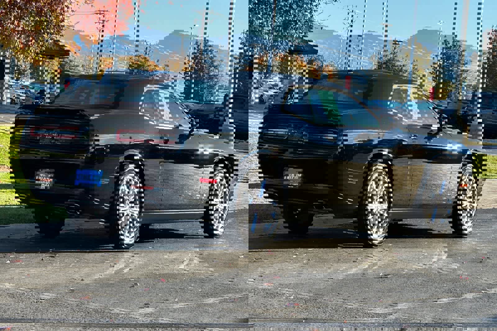 Used 2022 Dodge Challenger SXT w/ Driver Convenience Group image 5