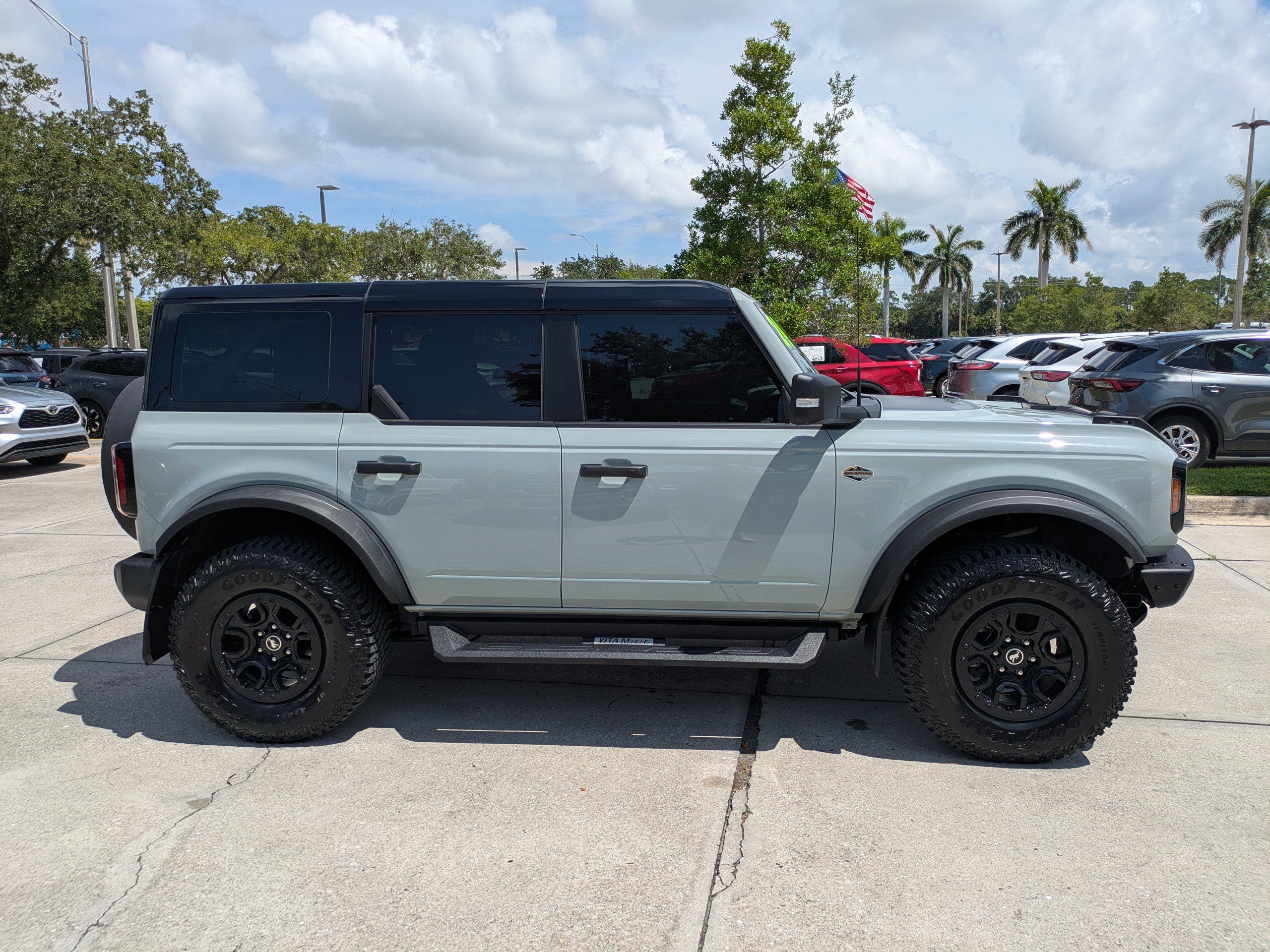 Certified 2024 Ford Bronco Wildtrak AWD/4WD image 3