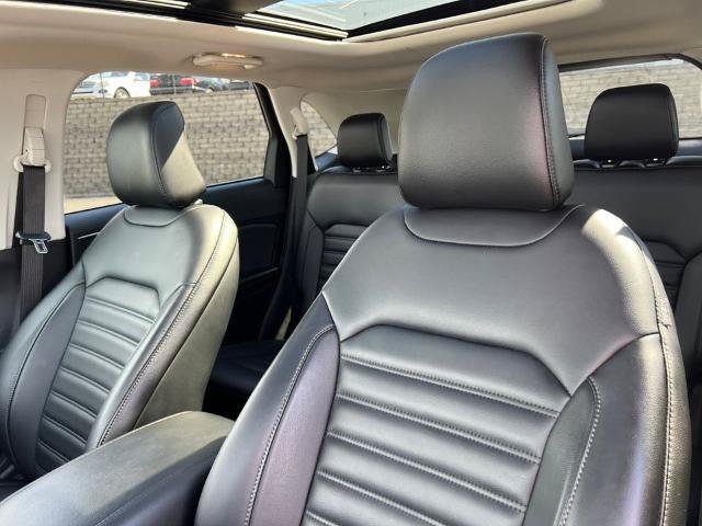 Certified 2024 Ford Edge SEL w/ Convenience Package AWD/4WD image 11