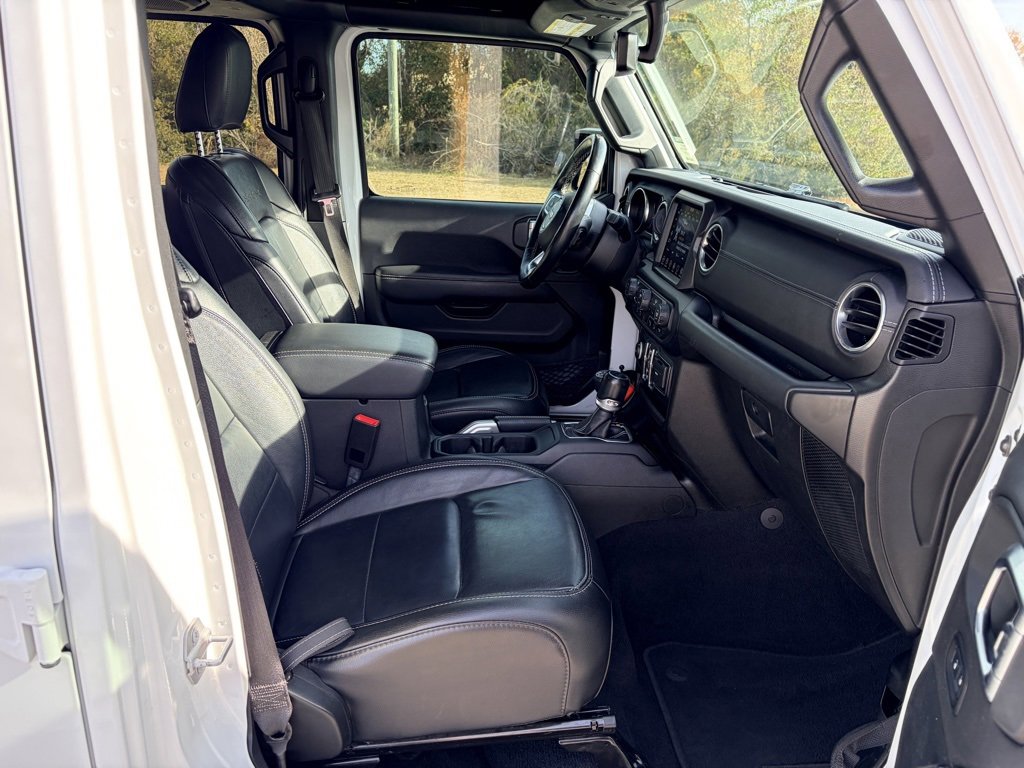 Used 2020 Jeep Wrangler Unlimited Sahara image 22