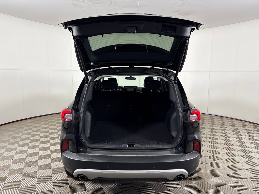 Certified 2023 Ford Escape SE FWD image 25
