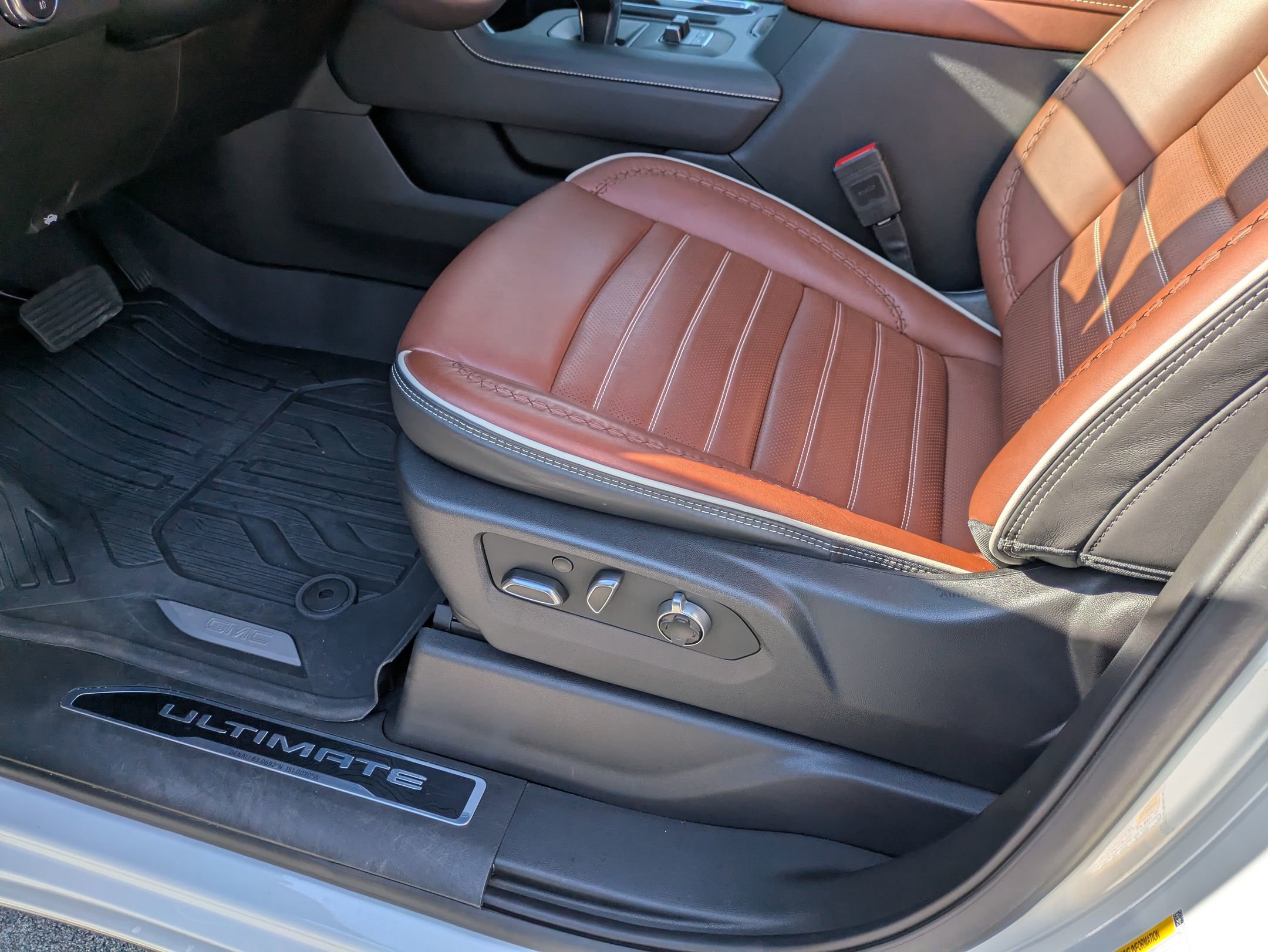 Used 2024 GMC Sierra 1500 Denali Ultimate image 14