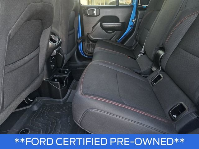 Used 2023 Jeep Gladiator Rubicon w/ Cold Weather Group image 17