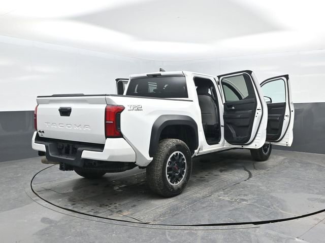 Used 2024 Toyota Tacoma TRD Off-Road AWD/4WD image 29