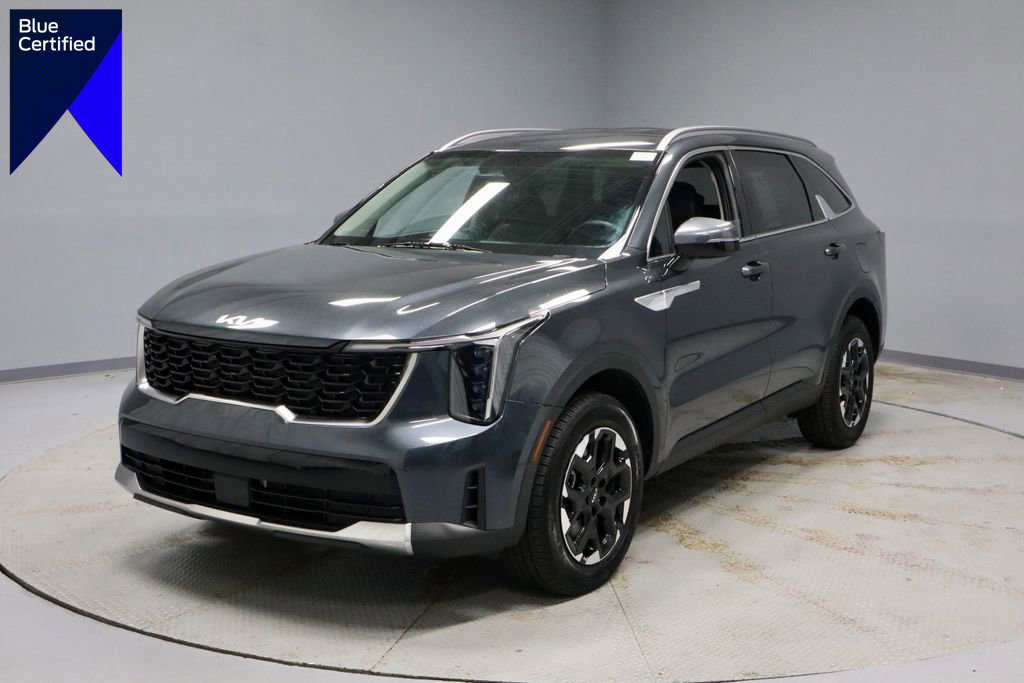 Used 2025 Kia Sorento S