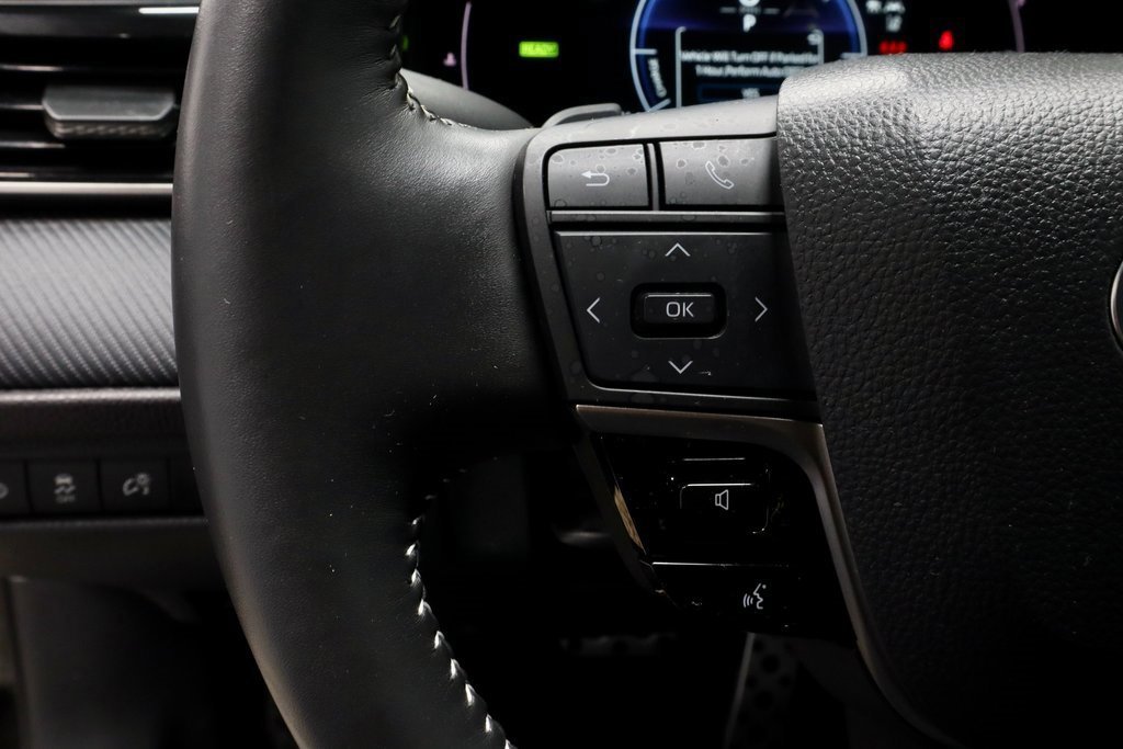 Used 2025 Toyota Camry SE image 26