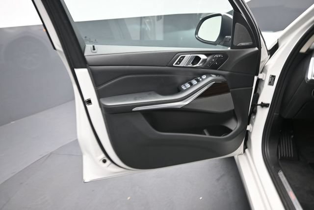 Used 2023 BMW X7 xDrive40i AWD/4WD image 22