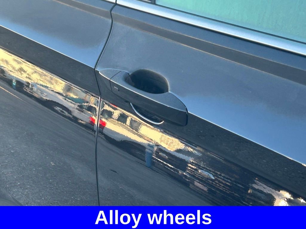 Used 2025 Volkswagen Jetta SE image 17