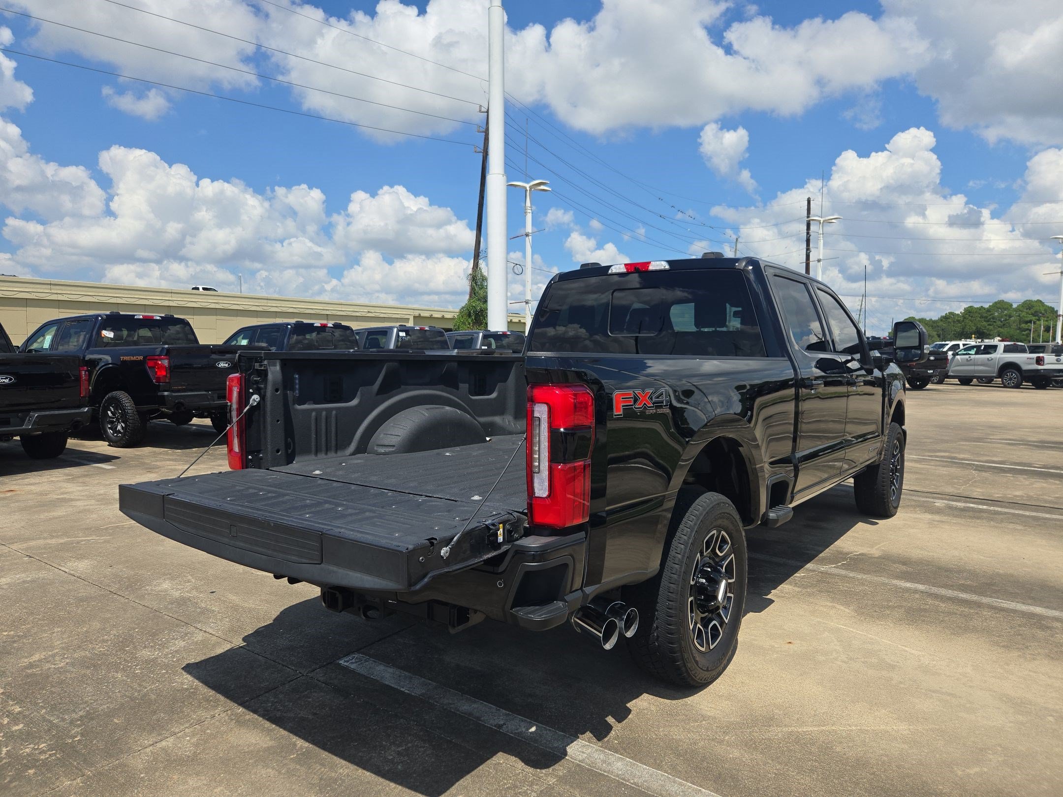 Certified 2025 Ford F250 Platinum w/ FX4 Off-Road Package AWD/4WD image 55