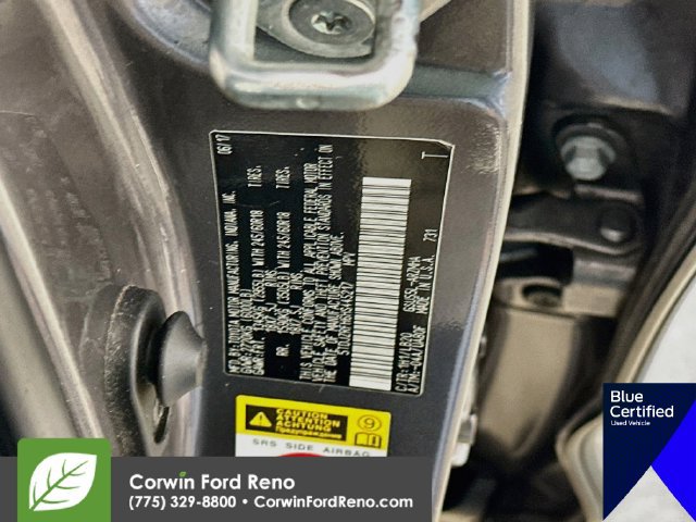 Used 2017 Toyota Highlander XLE AWD/4WD image 38