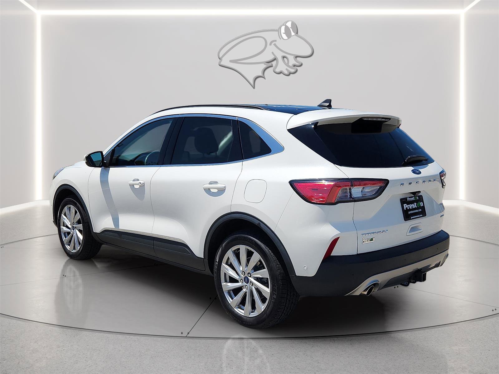 Certified 2022 Ford Escape Titanium w/ Titanium Elite Package AWD/4WD image 3