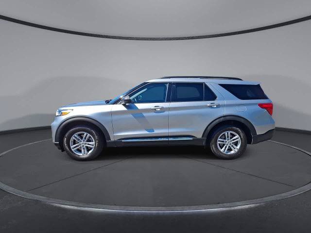 Certified 2021 Ford Explorer XLT w/ Equipment Group 202A AWD/4WD image 5