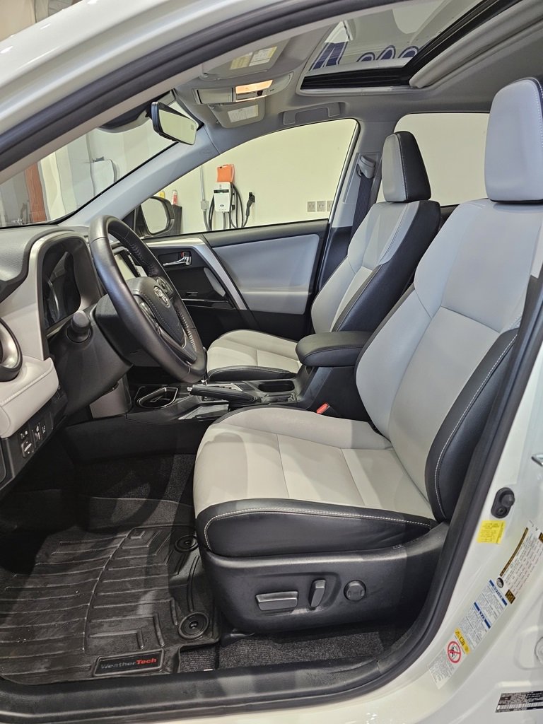 Used 2017 Toyota RAV4 Limited image 11