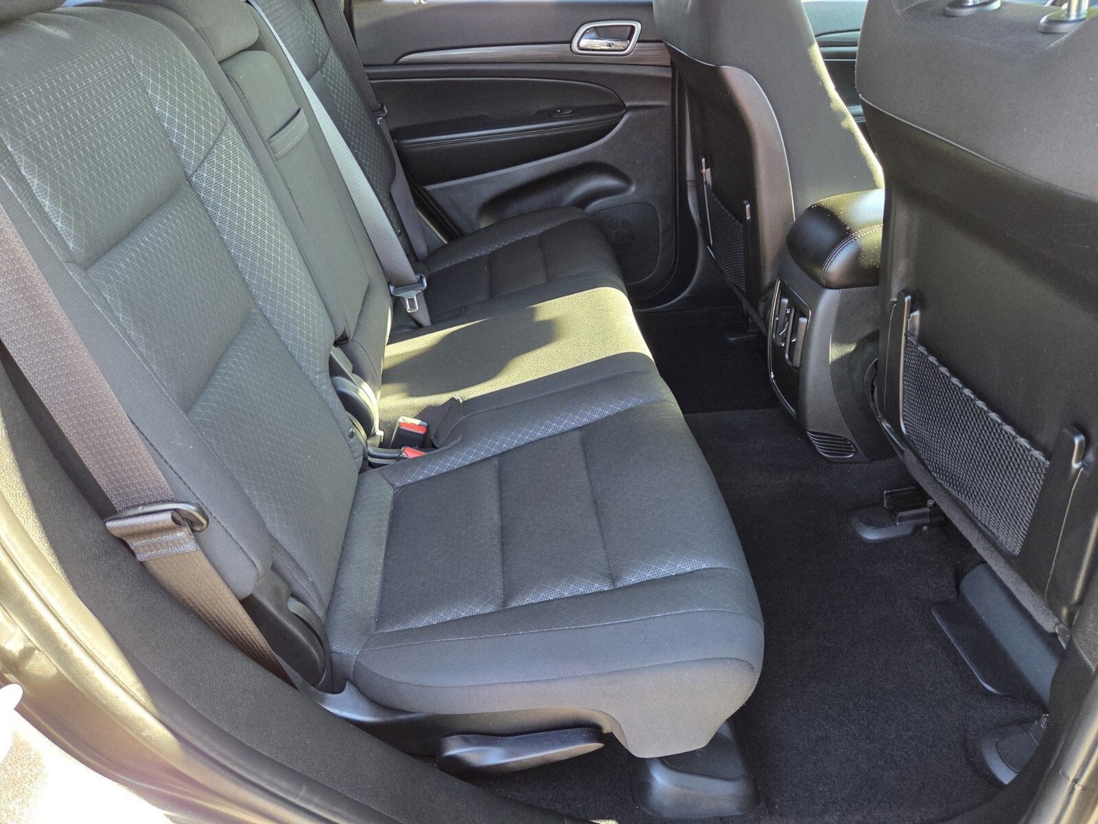 Used 2021 Jeep Grand Cherokee Laredo image 14