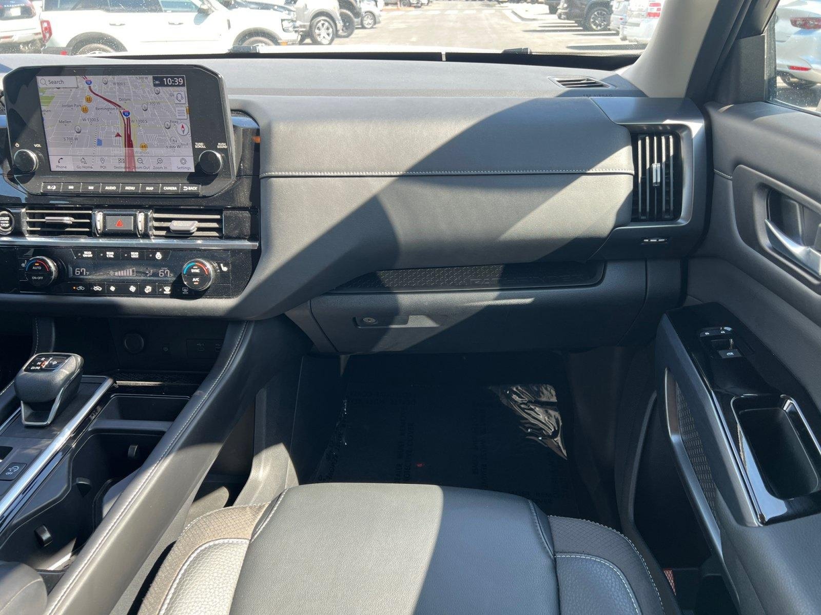 Used 2023 Nissan Pathfinder SL AWD/4WD image 28