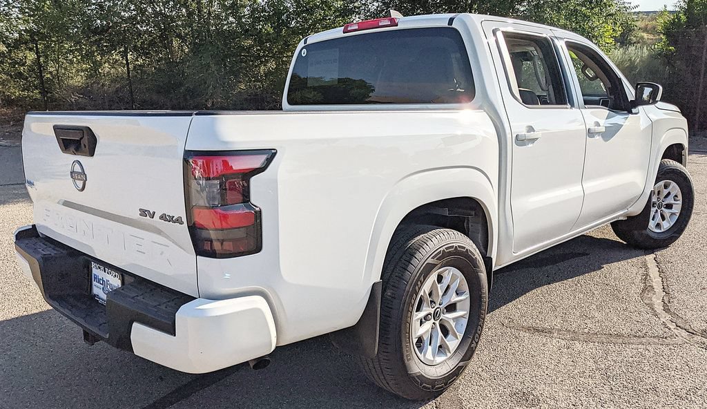Used 2024 Nissan Frontier SV AWD/4WD image 3