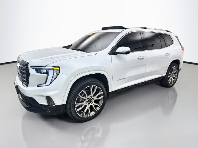 Used 2026 GMC Acadia Denali Ultimate FWD image 3