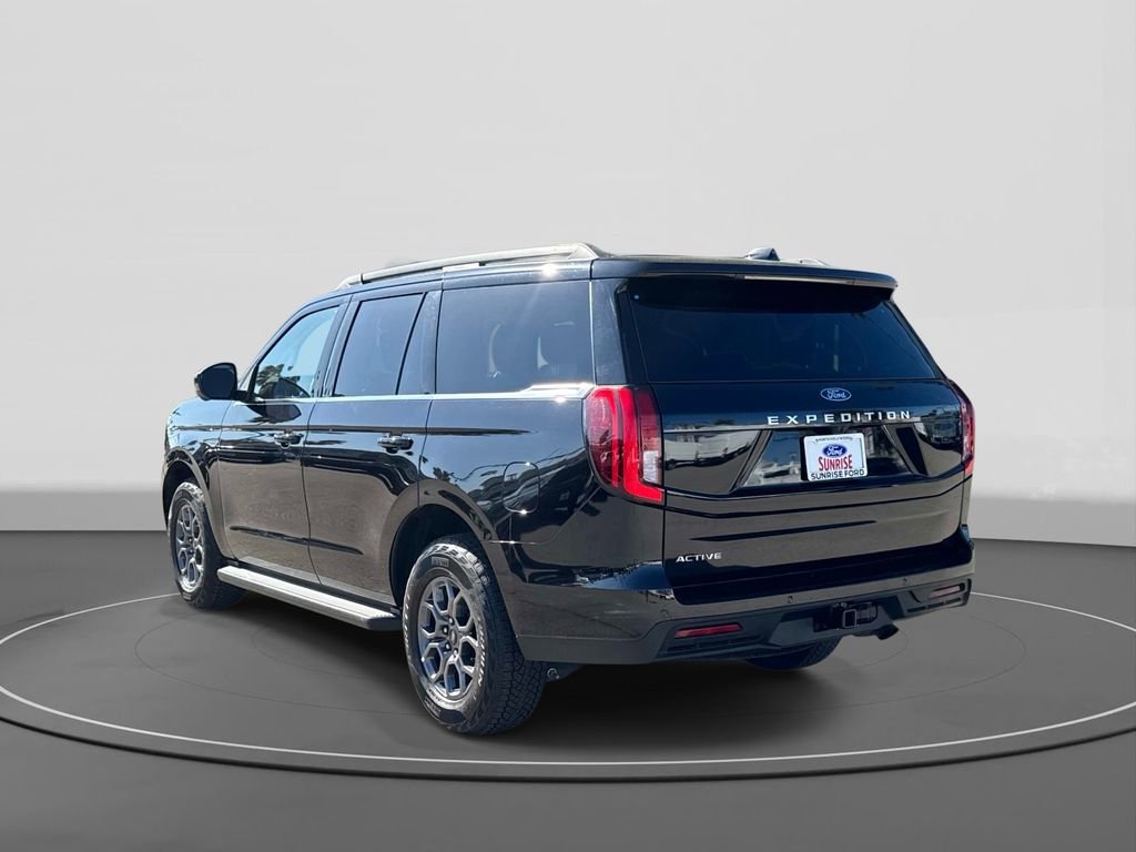 Certified 2025 Ford Expedition Active AWD/4WD image 7