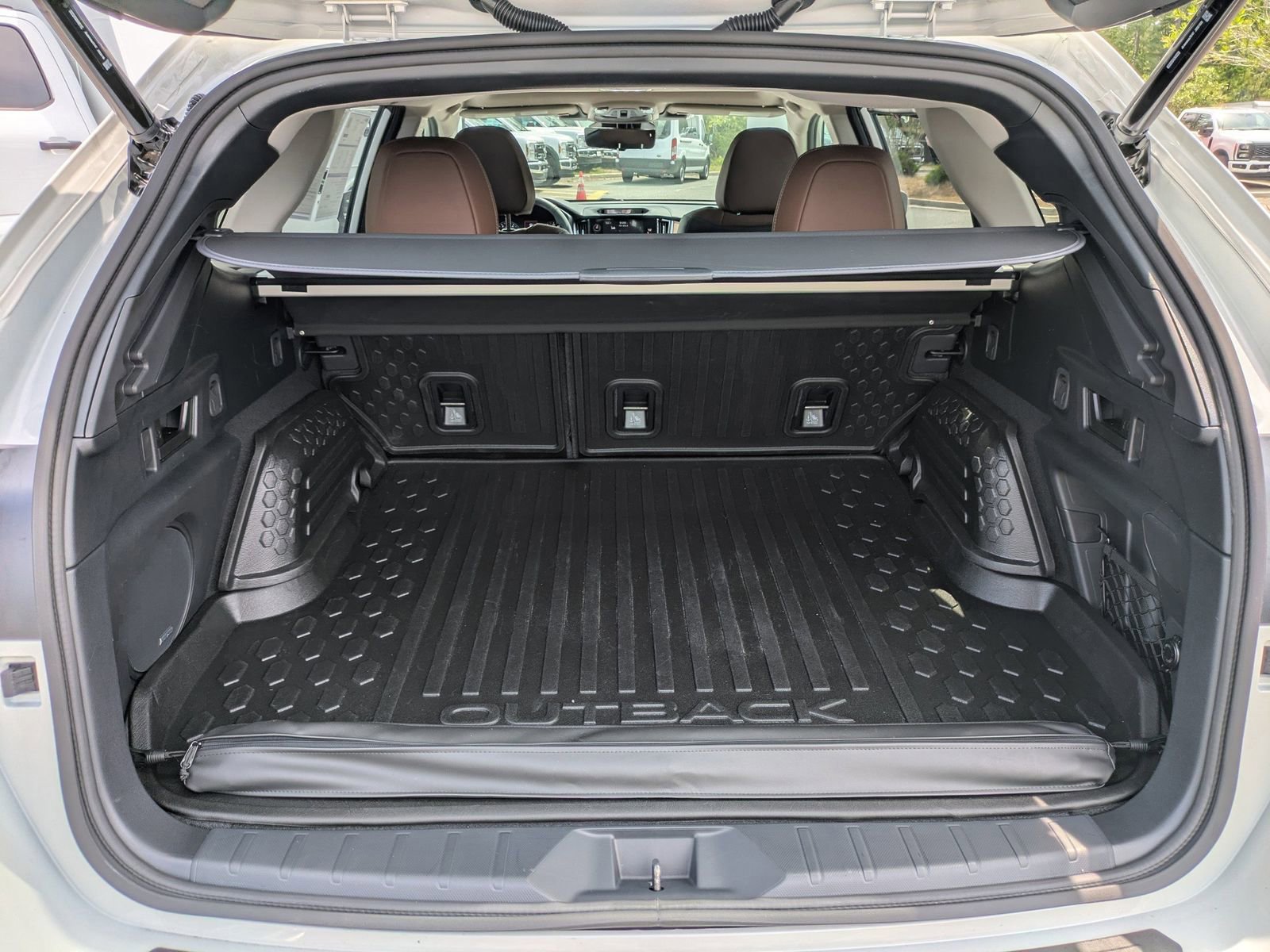 Used 2025 Subaru Outback Touring w/ Popular Package #2 AWD/4WD image 5