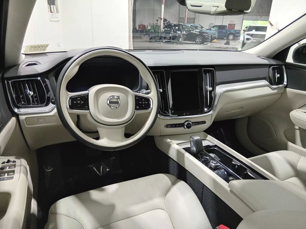 Used 2024 Volvo S60 B5 Plus FWD image 13