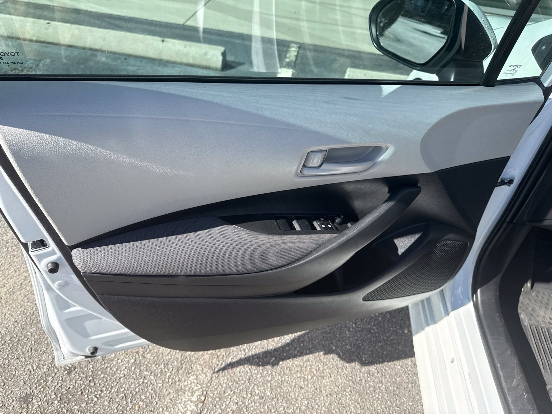 Used 2026 Toyota Corolla LE FWD image 15