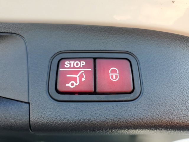 Used 2023 Mercedes-Benz GLA 250 4MATIC image 9