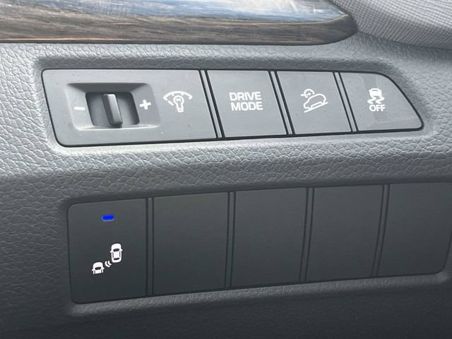Used 2017 Hyundai Santa Fe Sport FWD image 32