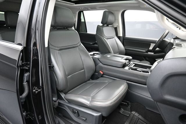 Certified 2025 Ford Expedition Active AWD/4WD image 33