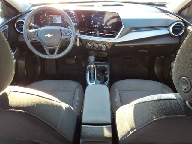Used 2024 Chevrolet Trax LS w/ LS Convenience Package FWD image 12