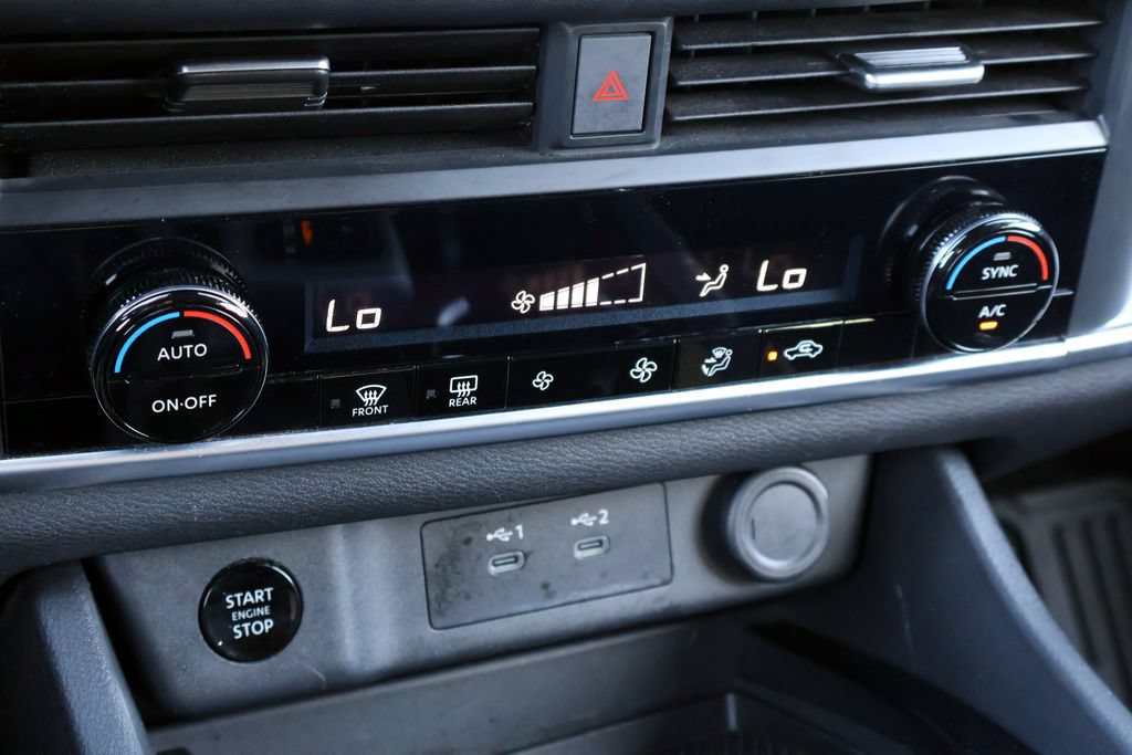 Used 2025 Nissan Rogue SV FWD image 31