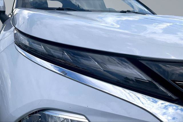 Used 2024 Mitsubishi Outlander AWD image 29
