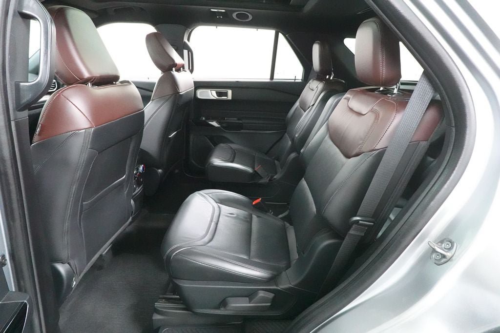Certified 2023 Ford Explorer Platinum w/ Technology Package AWD/4WD image 29