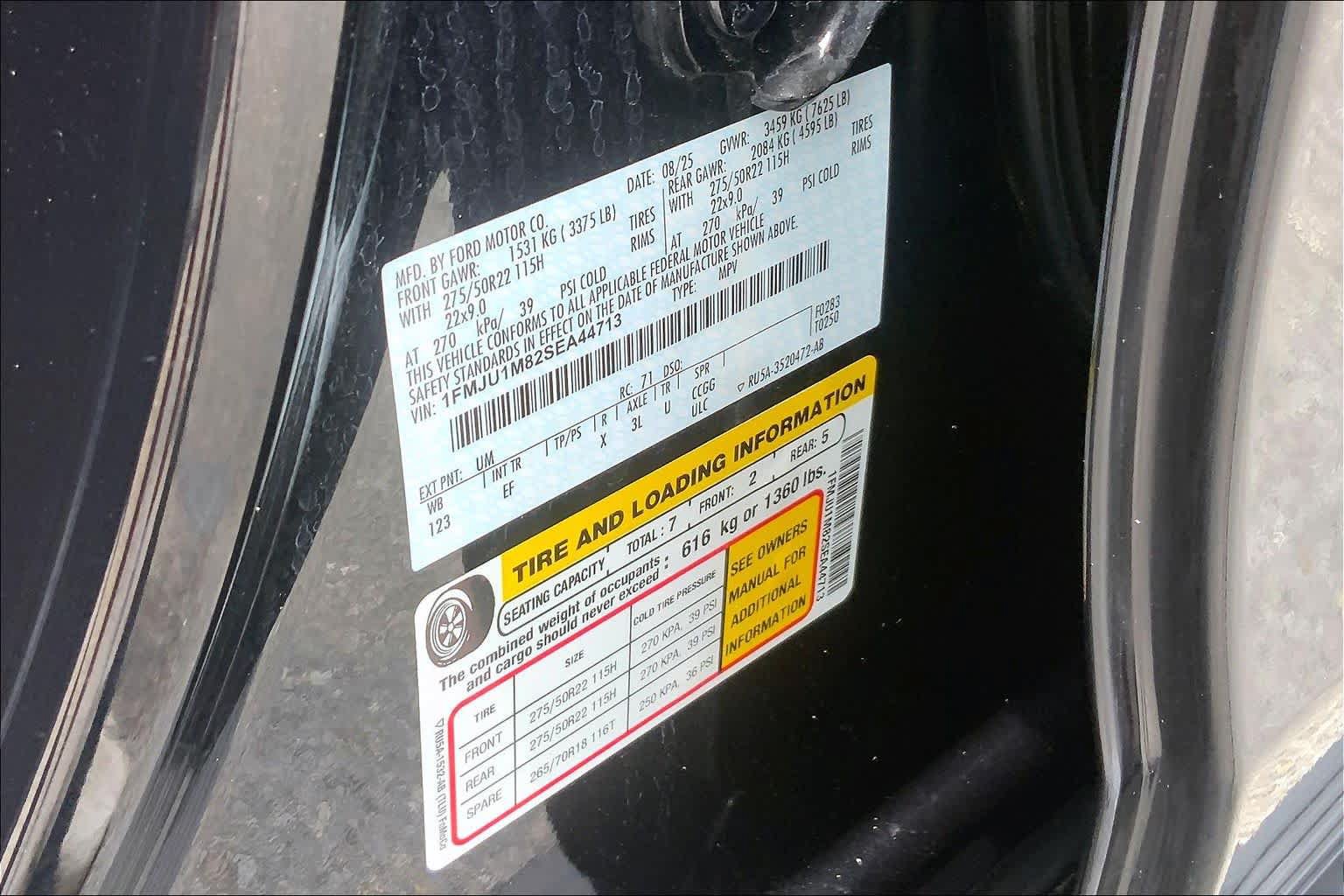 Certified 2025 Ford Expedition Platinum w/ Driver's Package AWD/4WD image 32