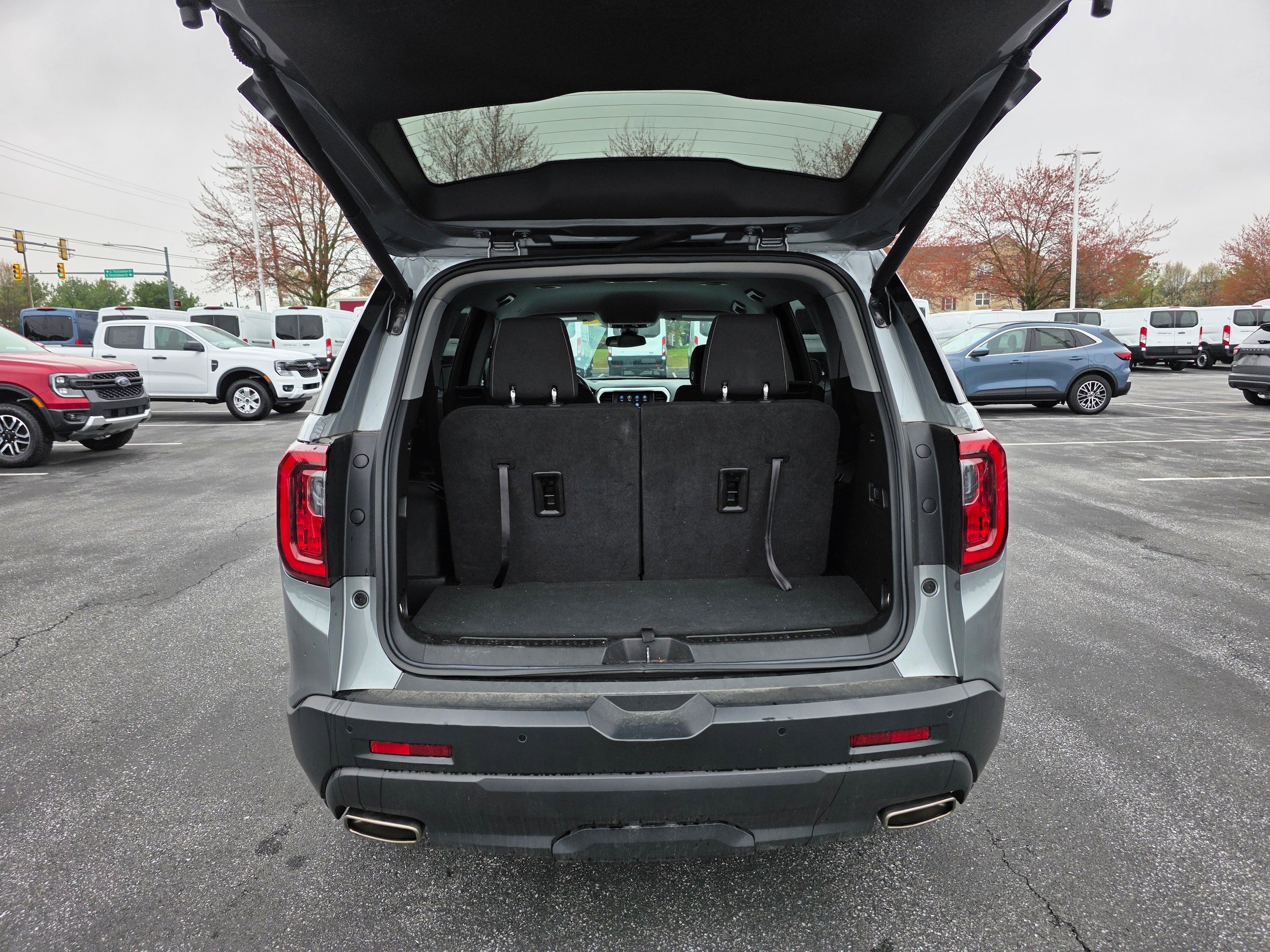Used 2023 GMC Acadia SLE w/ Driver Convenience Package AWD/4WD image 7