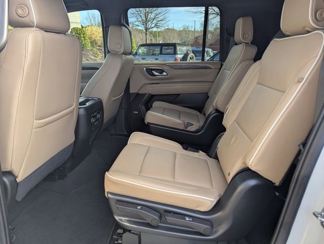 Used 2023 Chevrolet Suburban Premier image 14