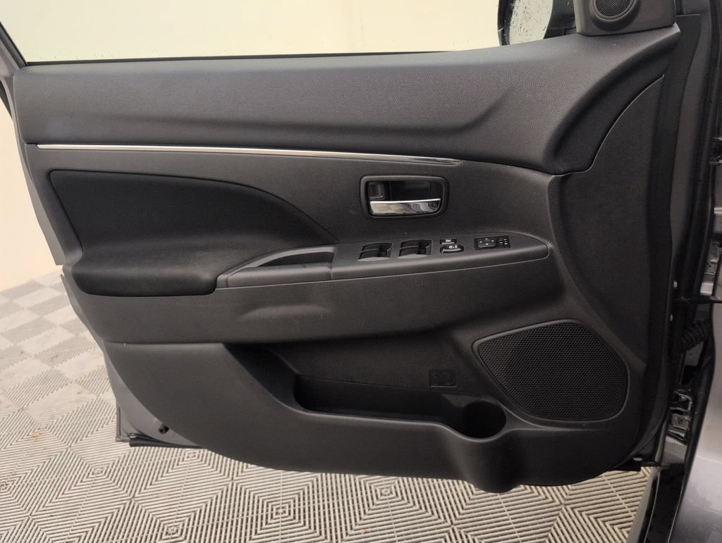 Used 2025 Mitsubishi Outlander Sport ES AWD/4WD image 30