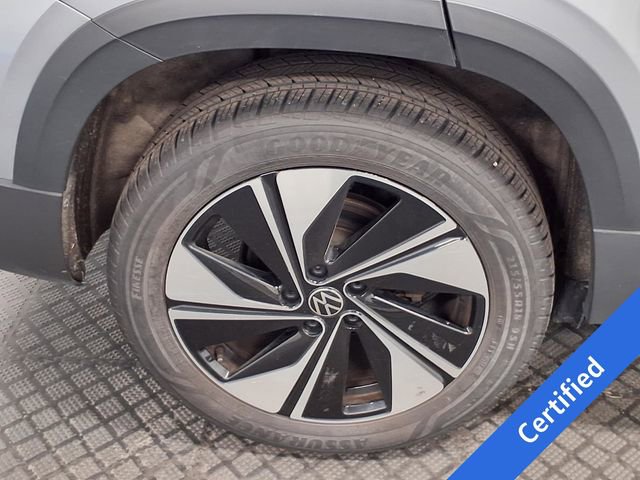 Used 2023 Volkswagen Taos SE w/ Panoramic Sunroof Package AWD/4WD image 26