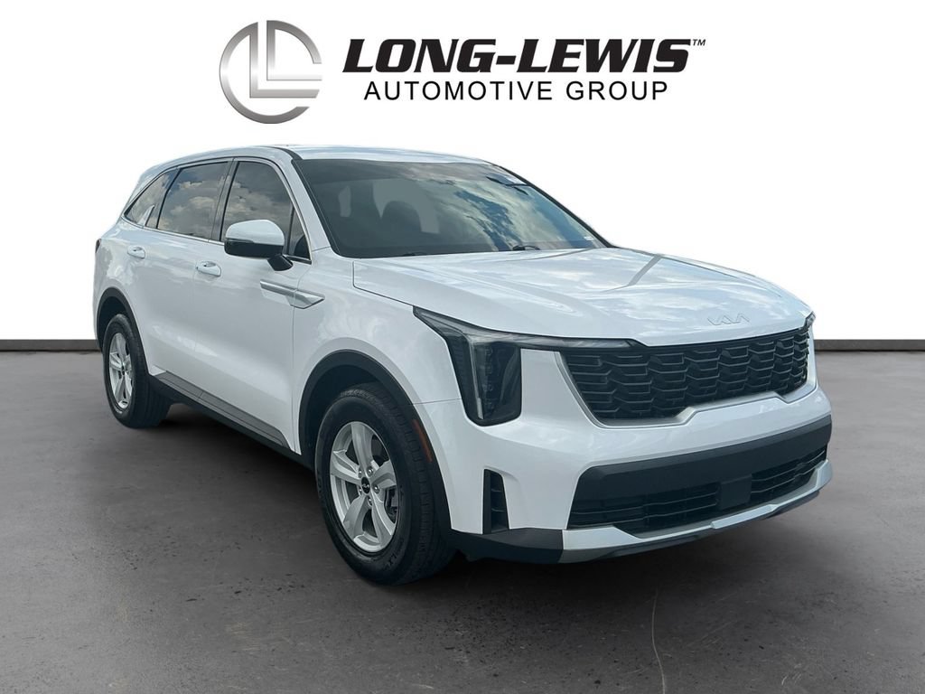 Used 2025 Kia Sorento LX FWD image 10