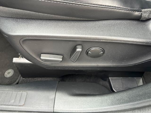 Certified 2025 Ford Escape Platinum AWD/4WD image 25