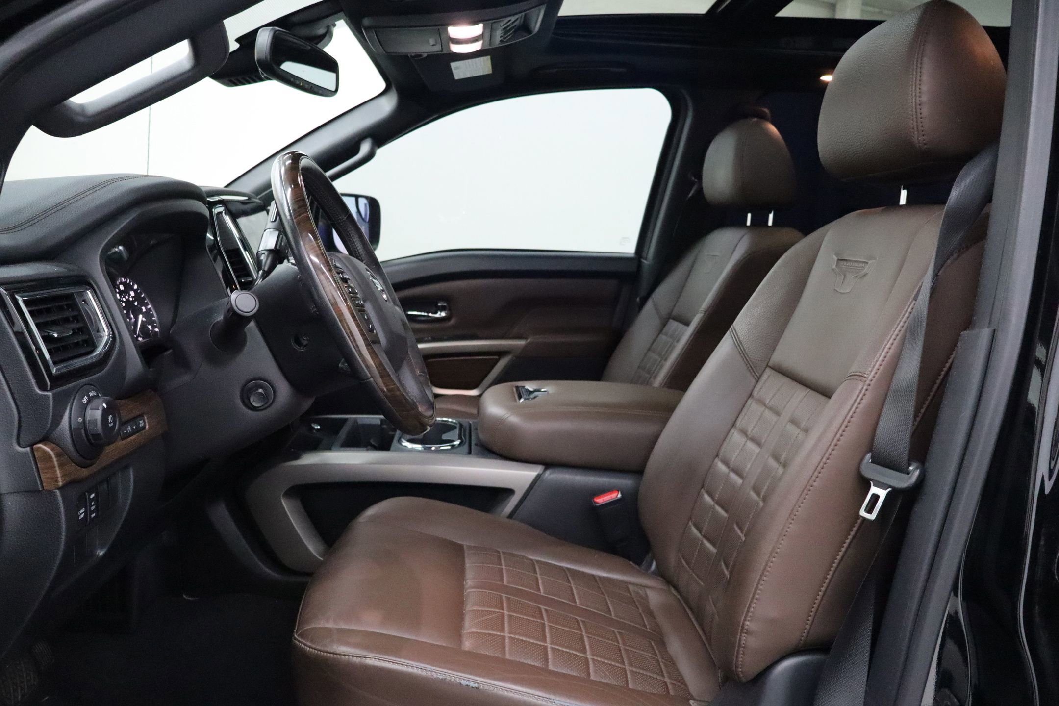 Used 2021 Nissan Titan Platinum Reserve w/ Moonroof Package image 18