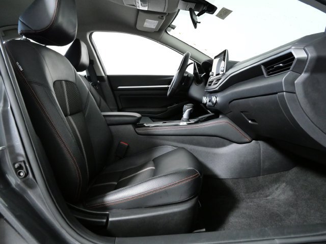 Used 2025 Nissan Altima 2.5 SR AWD/4WD image 11