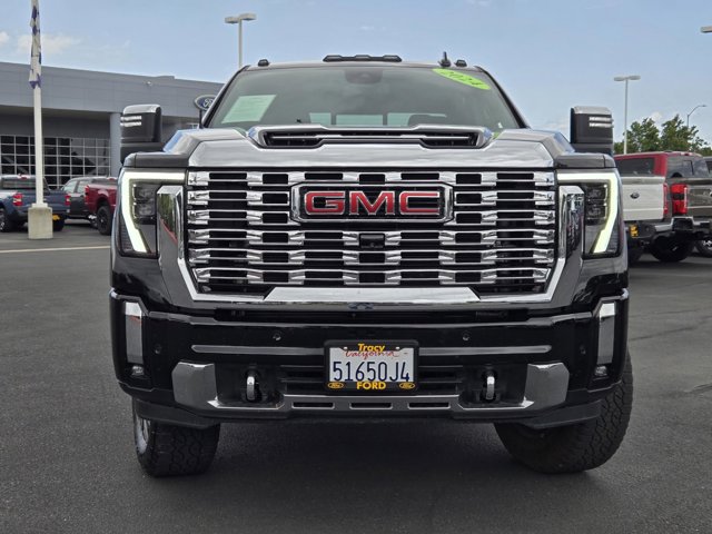 Used 2024 GMC Sierra 2500 Denali AWD/4WD image 2