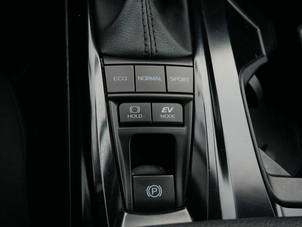 Used 2025 Toyota Camry LE FWD image 23