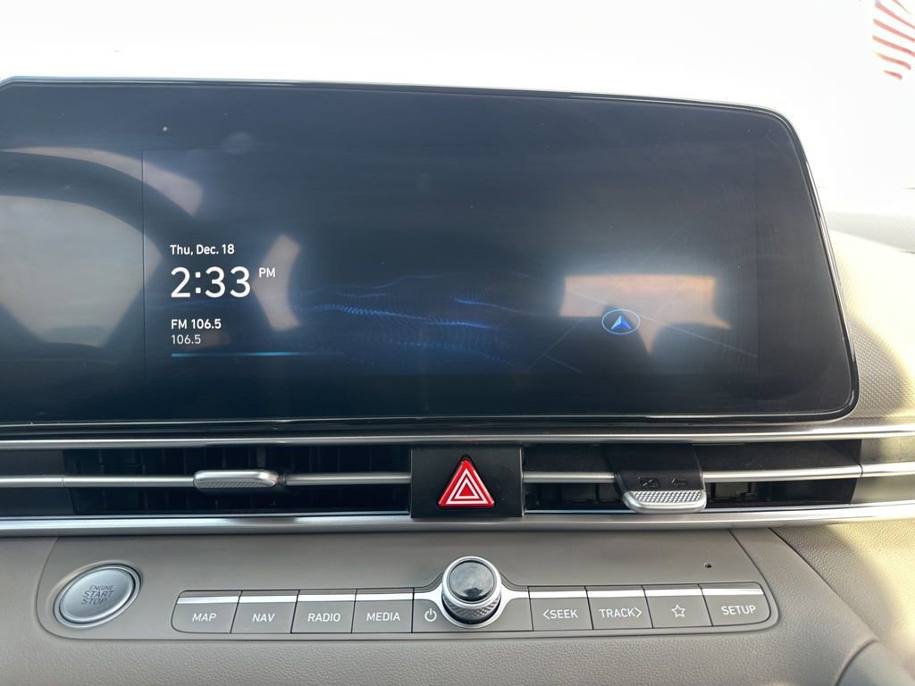 Used 2024 Hyundai Elantra SEL image 9