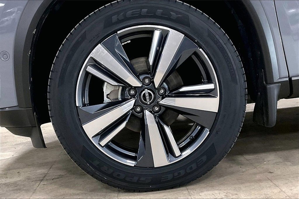 Used 2023 Nissan Rogue SL w/ SL Premium Package image 11