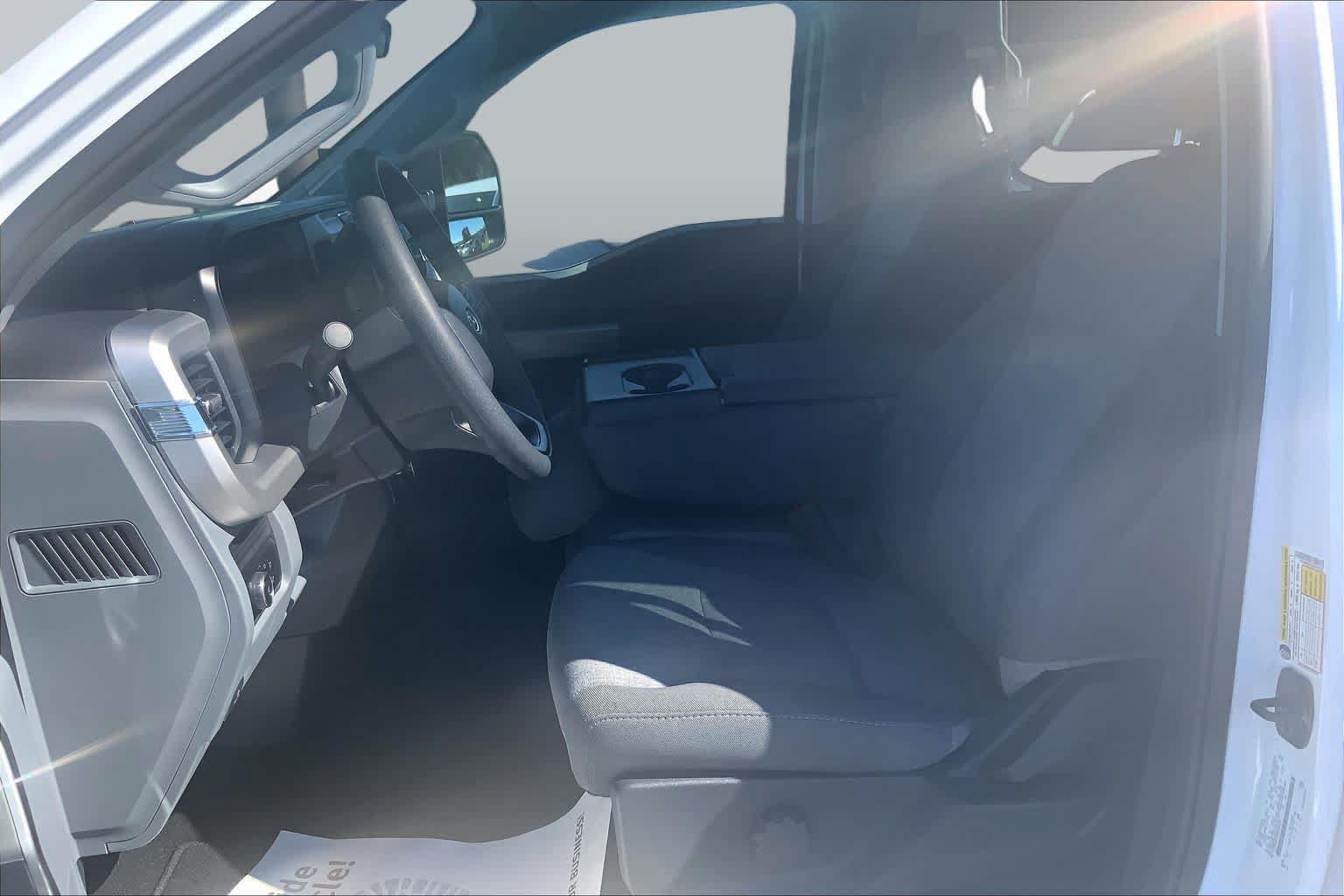 Certified 2025 Ford F250 XL w/ STX Appearance Package AWD/4WD image 8
