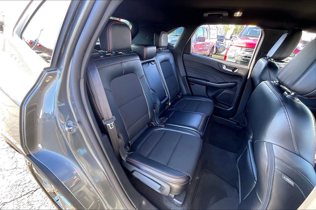 Certified 2025 Ford Escape ST-Line AWD/4WD image 26